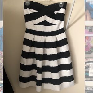 White and black strapless dress